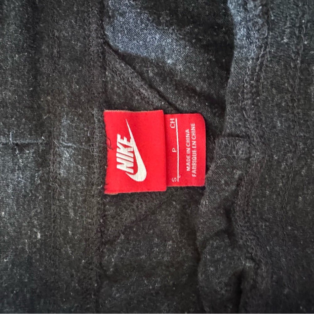 Nike Dark Heather Gray Zip-Up Hoodie and Shorts Set - Picture 4 of 6